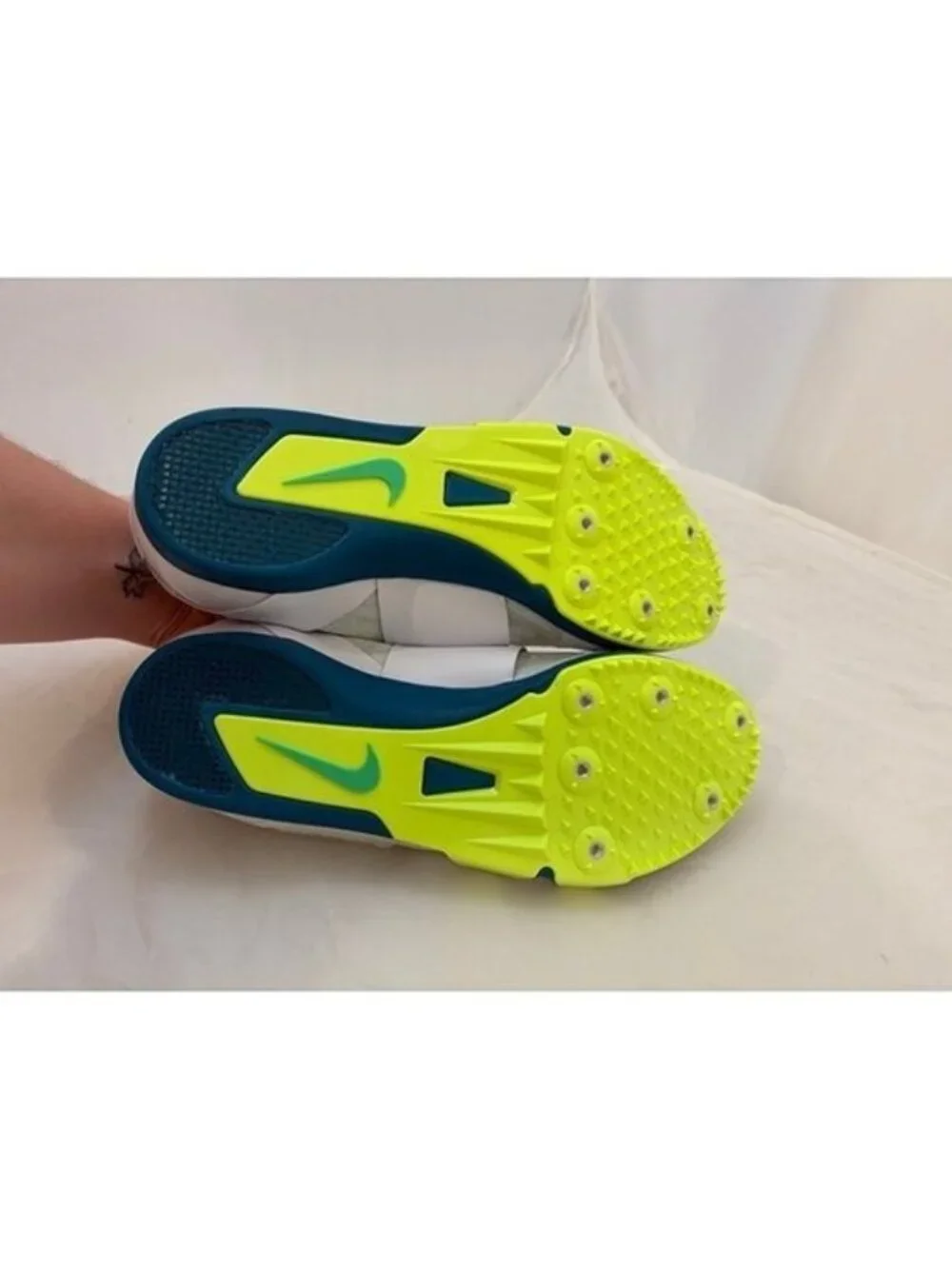 Nike read description